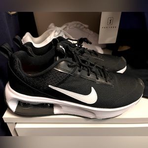 I liked these shoes at first but I just felt they weren’t my style after a while